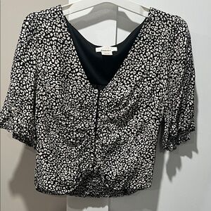 Black and White Patterned Blouse L